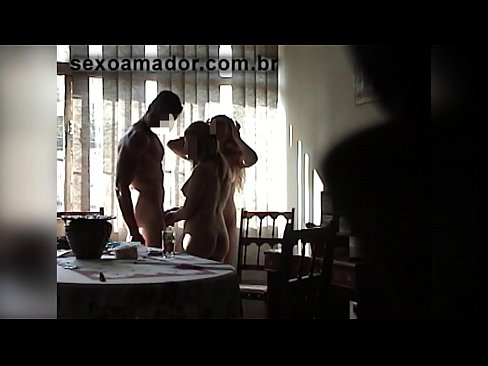 ❤️ Seksualni prijatelji pozivaju divovskog muškarca i trojku s njim ☑ Jebeni video na hr.nudexxx.ru